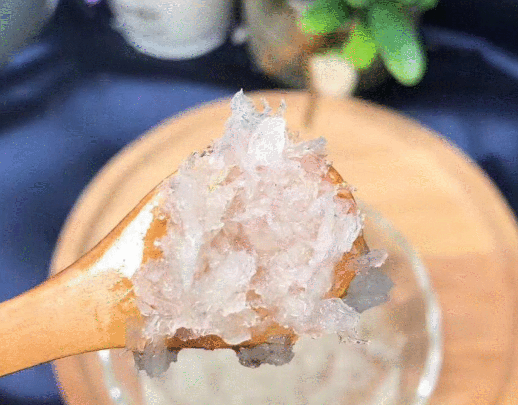 Lo yến vụn không bổ bằng yến nguyên tổ