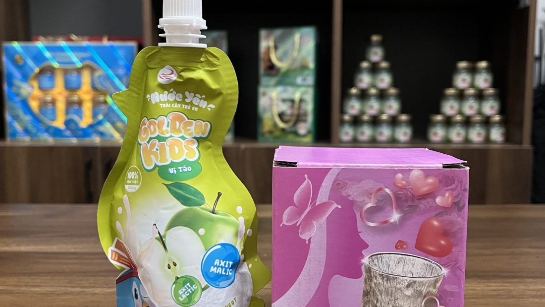 Mua 1 túi nước yến trái cây Goldenkids tặng ngay 1 ly thủy tinh cao cấp