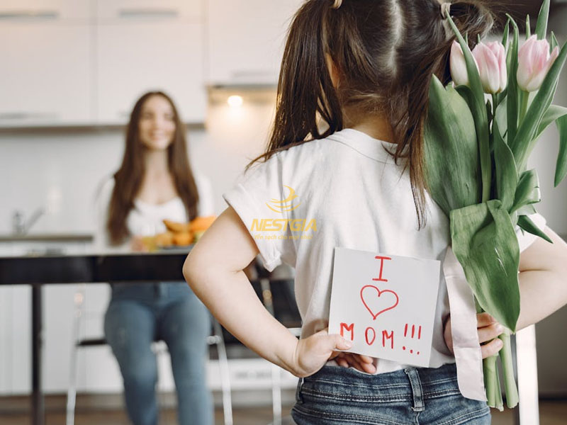 Phải làm gì để thể hiện tình cảm với mẹ?