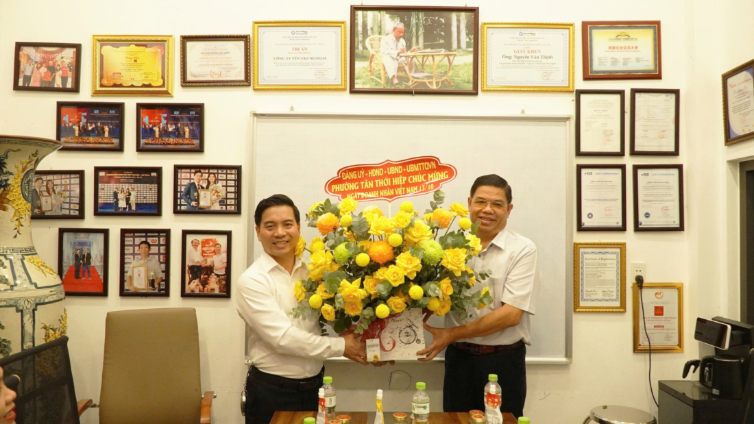 nestgia-don-doan-lanh-dao-phuong-tan-thoi-hiep-tham-nha-may