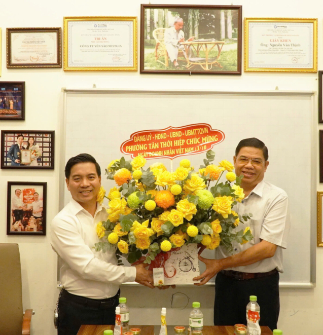 nestgia-don-doan-lanh-dao-phuong-tan-thoi-hiep-tham-nha-may