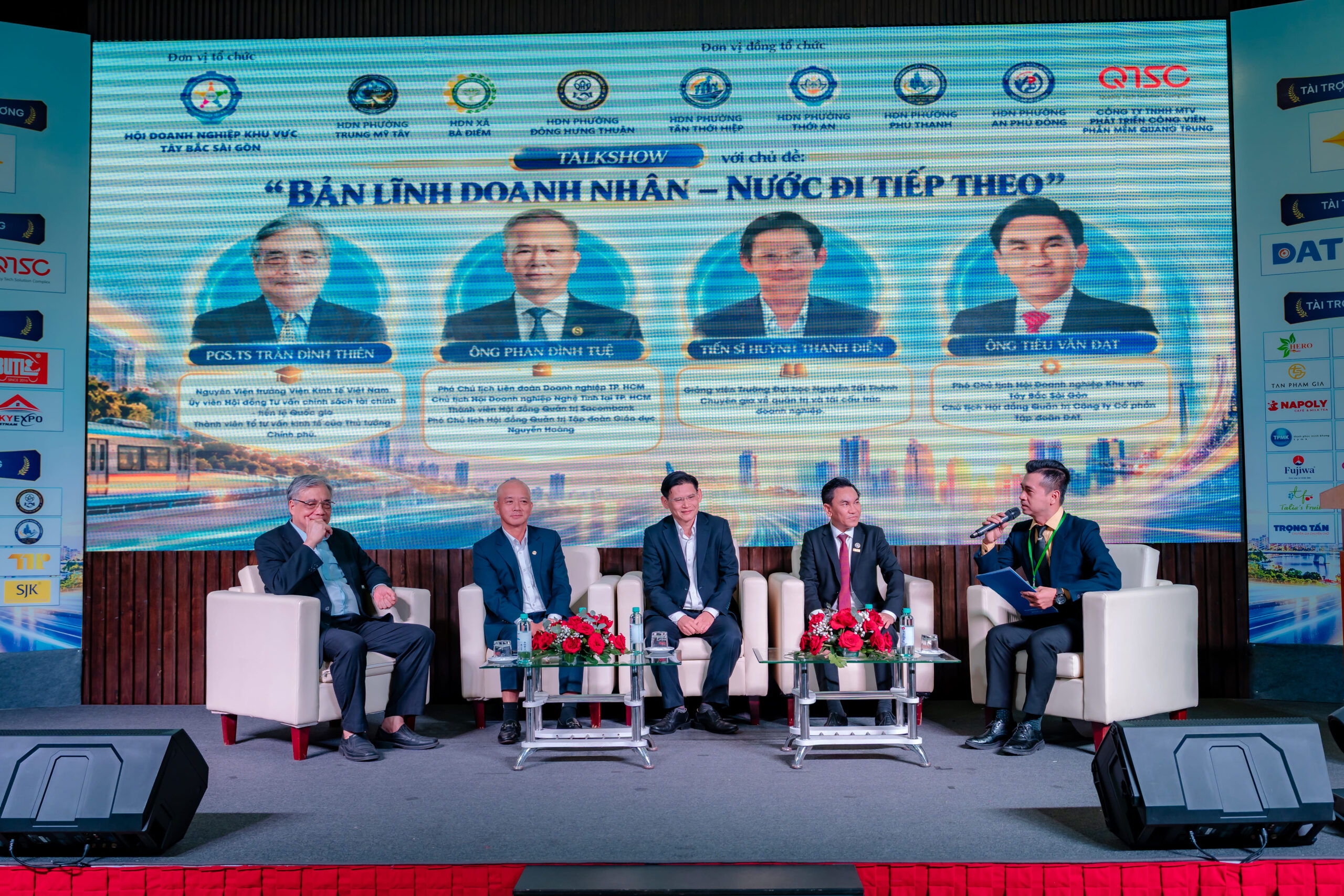 Rộn ràng ngày hội Gặp gỡ, trò chuyện, trao đổi giao thương của các doanh nghiệp tại sự kiện Tây Bắc Sài Gòn Business Connect – Tết Doanh nhân 2026.